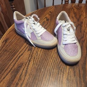 Shu Shop PAZ Women's Size 6 pink glitter sneaker with white star. Never worn